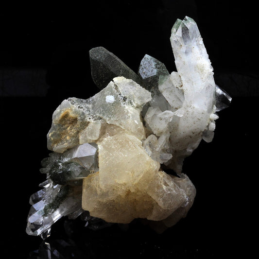Quartz + Calcite. 571.6 carats. Massif des Grandes Rousses, France