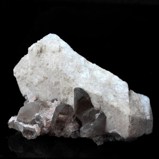 Fluorite rose + Calcite + Quartz. 187.6 carats. Massif du Mont-Blanc, France