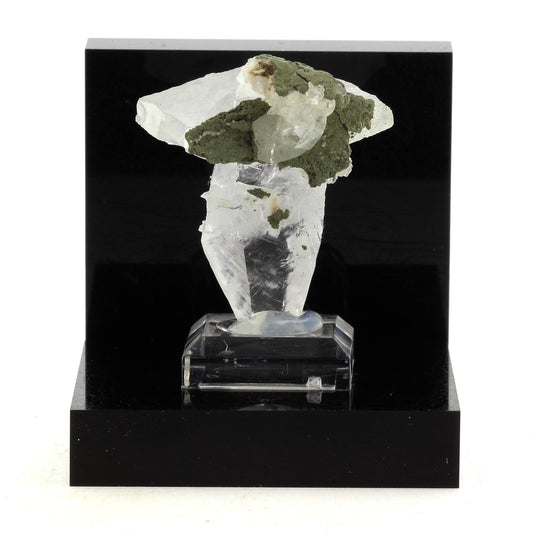 Calcite. 129.6 carats. Nikolaevskiy Mine, Dal'negorsk, Russie