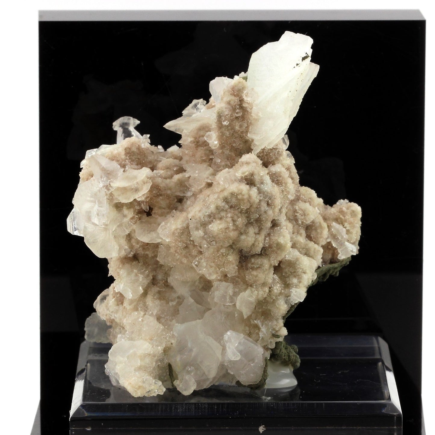 Calcite. 2270.1 carats. Nikolaevskiy Mine, Dal'negorsk, Russie