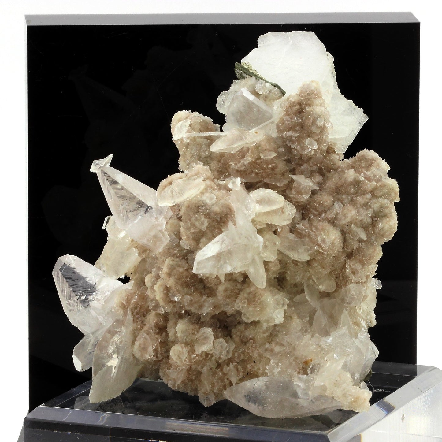 Calcite. 2270.1 carats. Nikolaevskiy Mine, Dal'negorsk, Russie