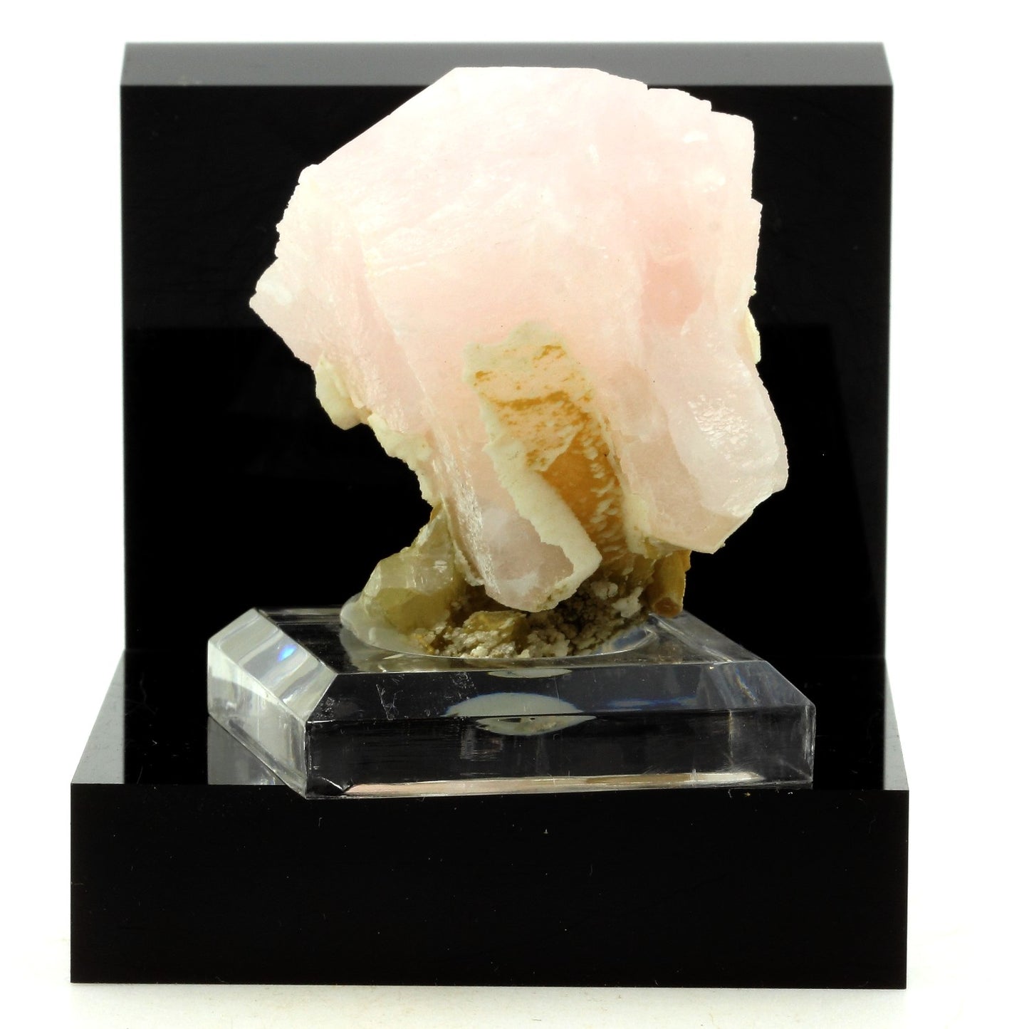 Calcite. 868.3 carats. 2nd Sovetskii Mine, Dalnegorsk, Russie