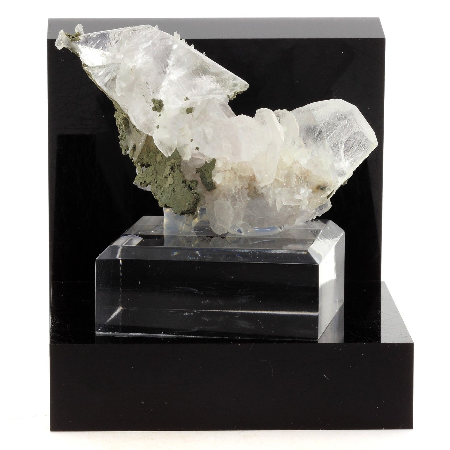 Calcite. 663.8 carats. Nikolaevskiy Mine, Dal'negorsk, Russie