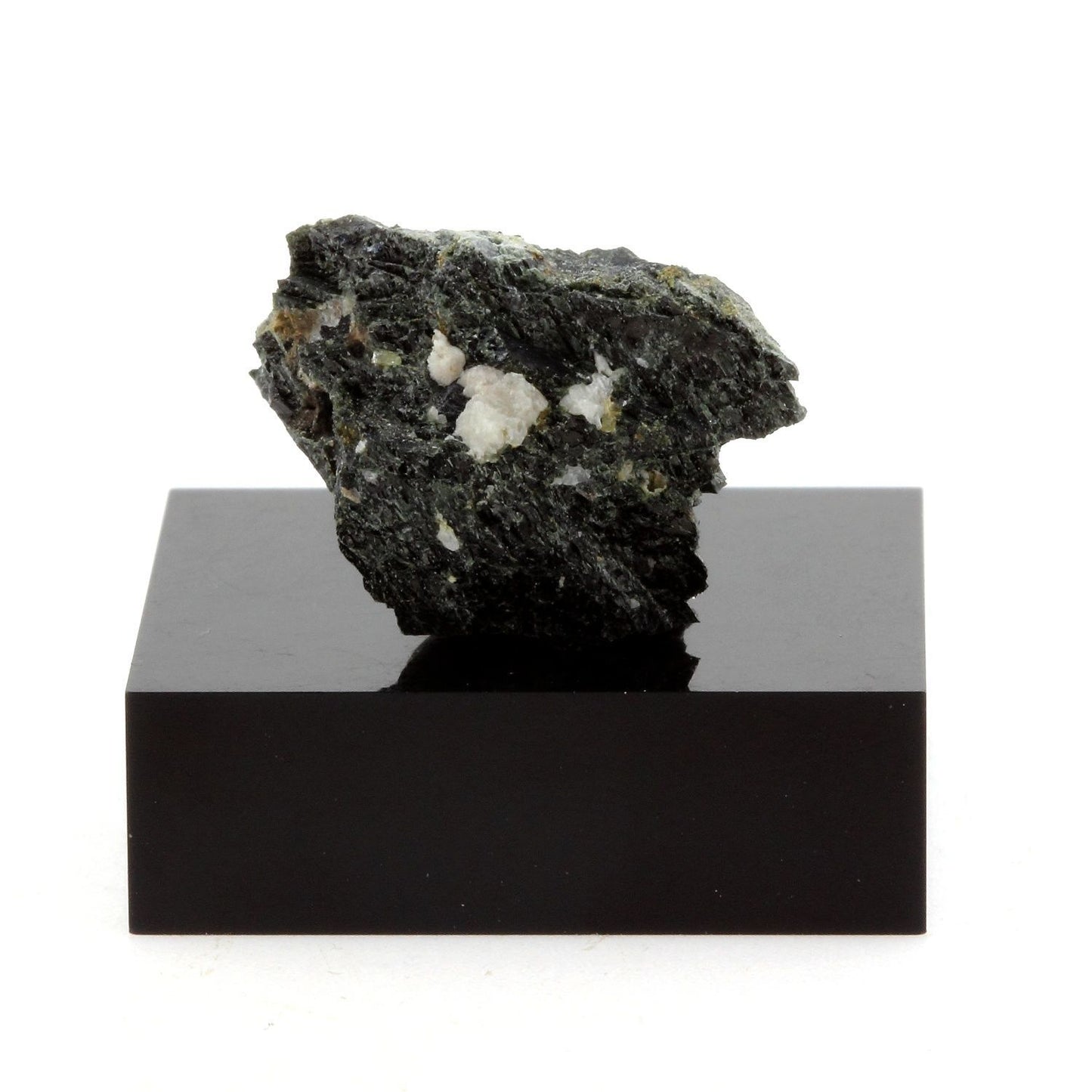 Kaersutite 27.96 carats en provenance du Groenland