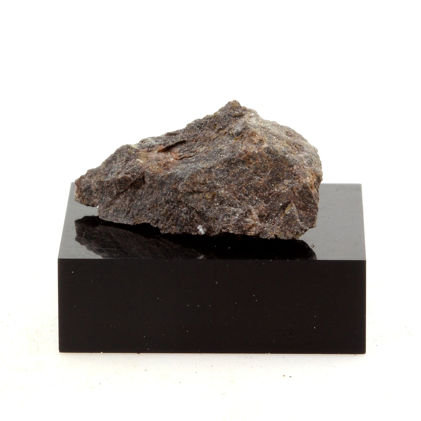 Domeykite. 18.52 carats. Acton Vale, Québec, Canada