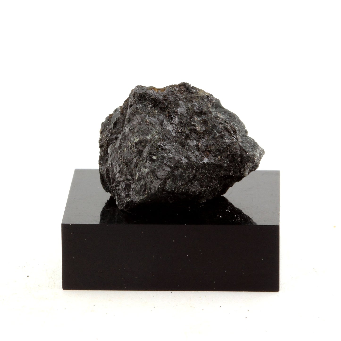 Hisingerite. 49.12 carat. Eastern Metals Mine, Québec, Canada