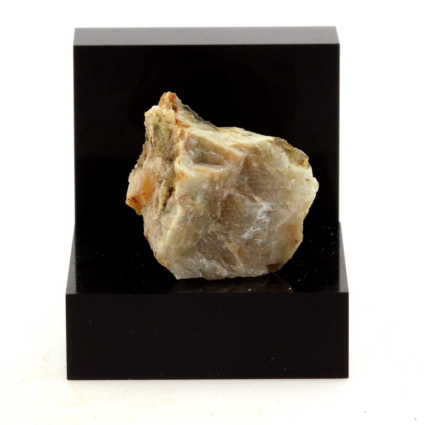 Verdelite. 24.40 carats. Glen Almond, Québec, Canada