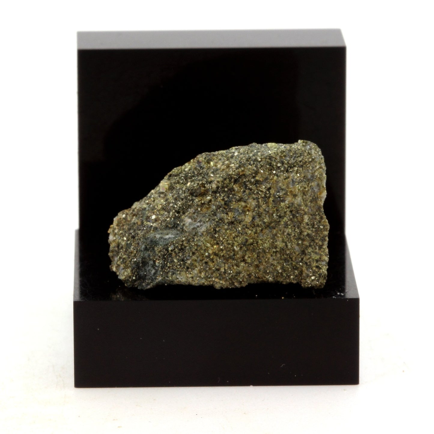 Amphibole Pyrite. 36.74 carats. En provenance de Gatineau, Québec, Canada