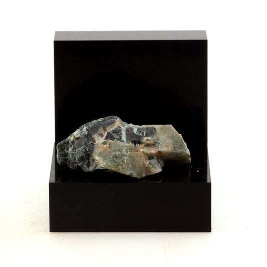 Bornite + Siderite. 20.13 carats. Thetford Mines, Québec, Canada