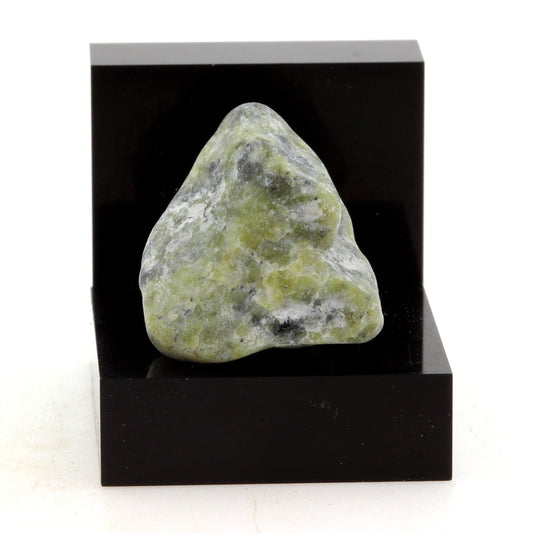 Calciphyre, 32.58 carats, Grenville, Québec, Canada