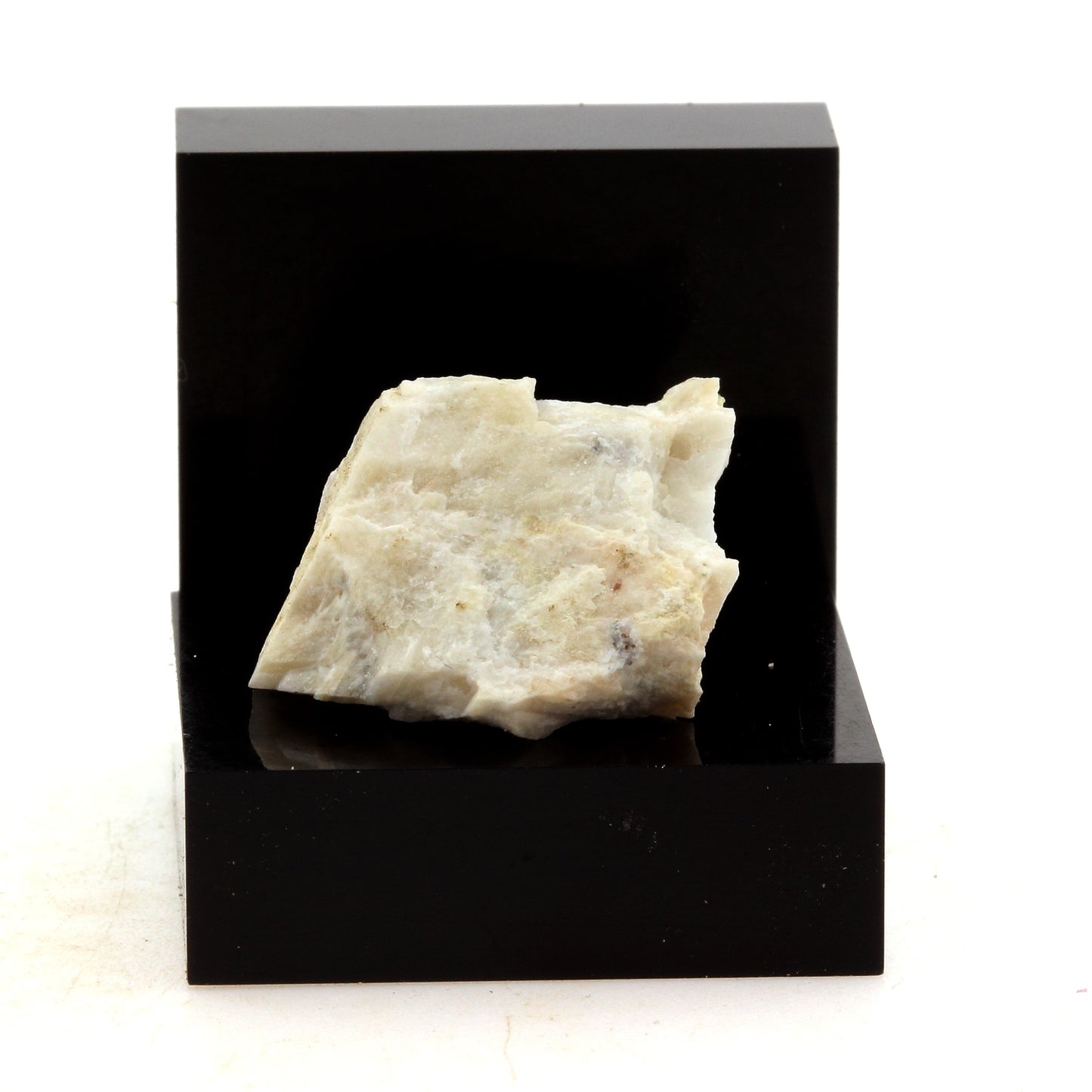 Calc–silicate, 20.15 carats, Grenville, Québec, Canada