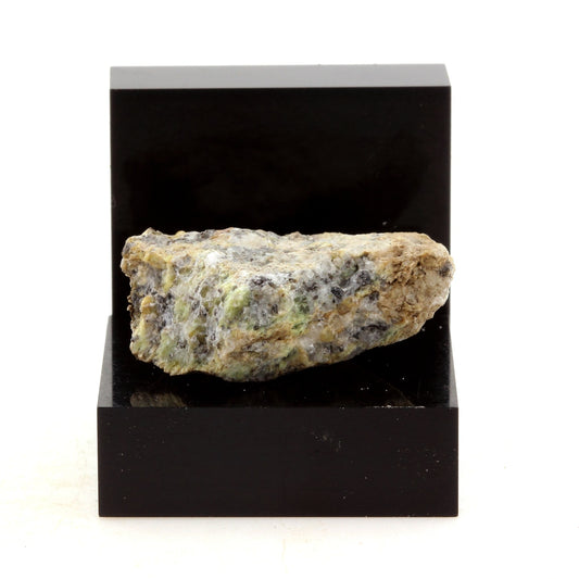 Cipolin. 41.19 carats. Estrie, Québec, Canada