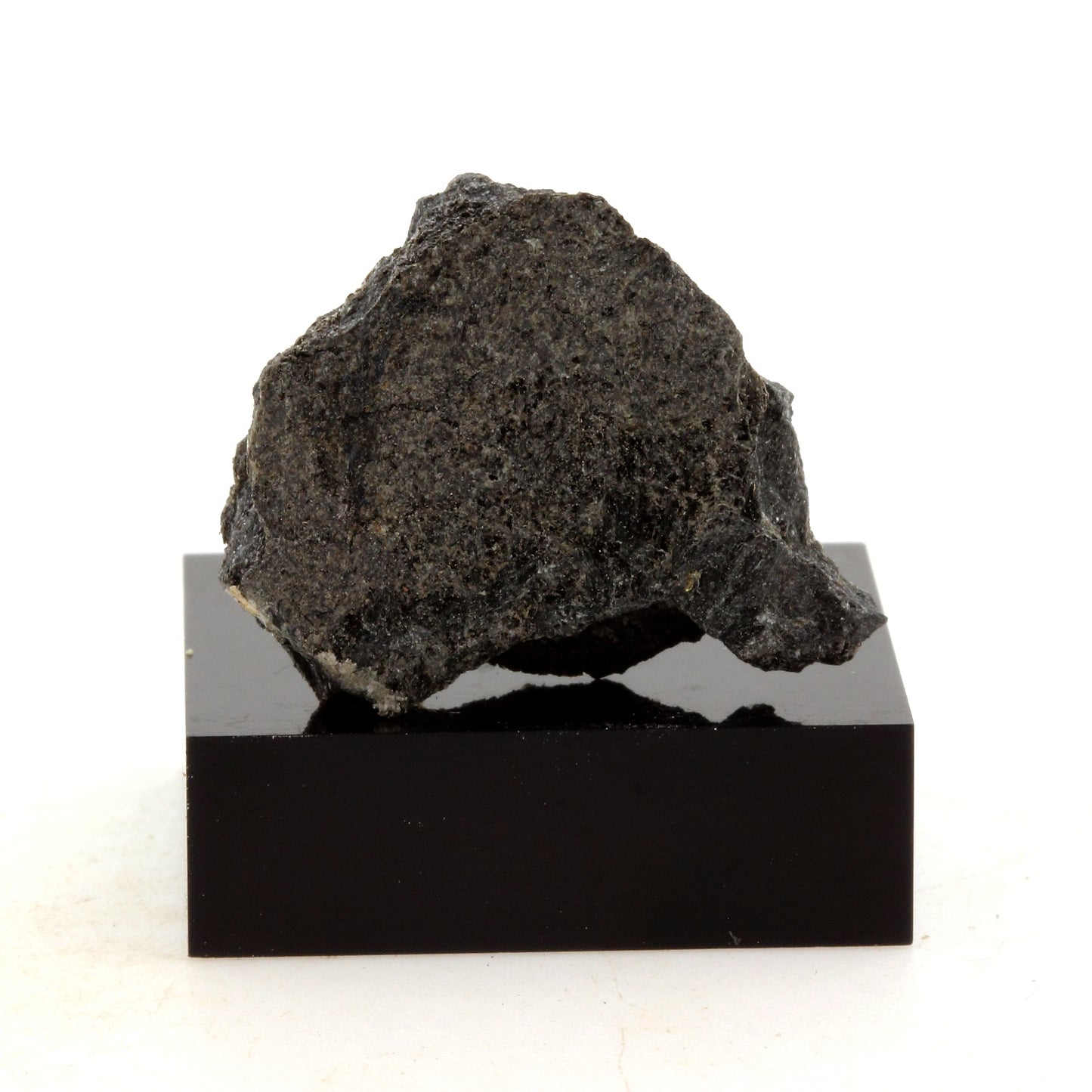 Biotite. 30.32 carats. Oka, Québec, Canada