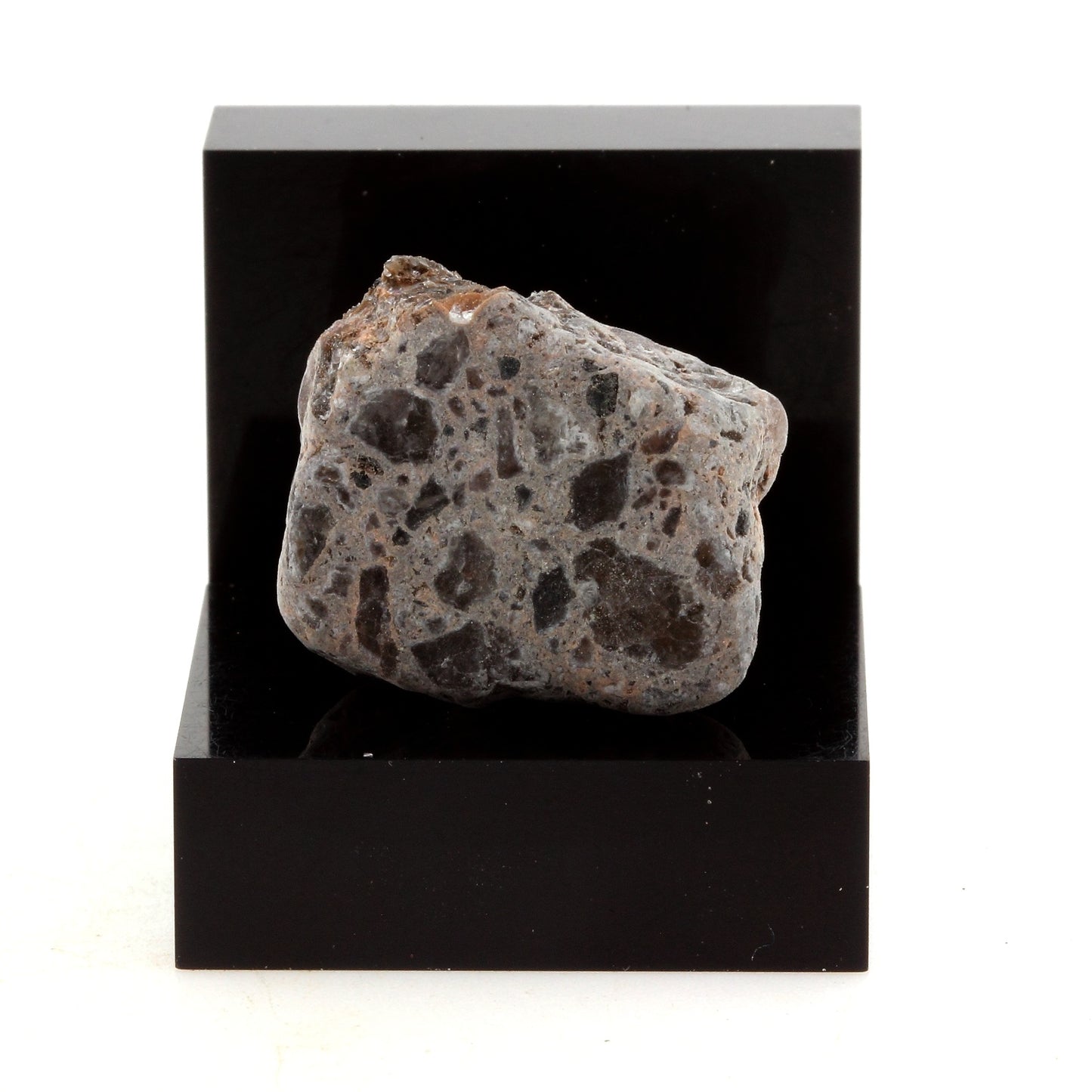 Granite. 37.09 carats. Italie