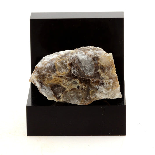 Agglomerate mineral. 37.22 carats. En provenance d'Italie.