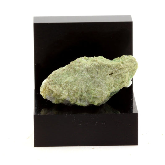 Falcondoite. 33.09 carats. Orford Nickel mine, Estrie, Québec, Canada