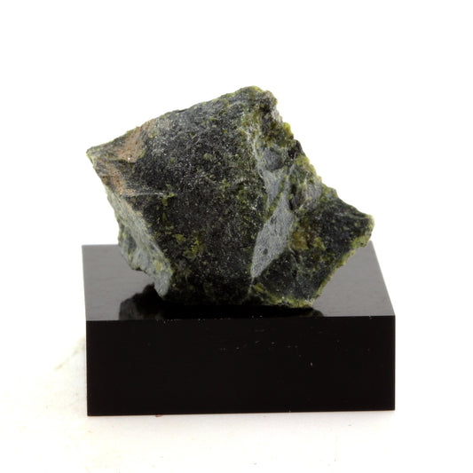 Chrome Diopside. 40.14 carats. Estrie, Québec, Canada