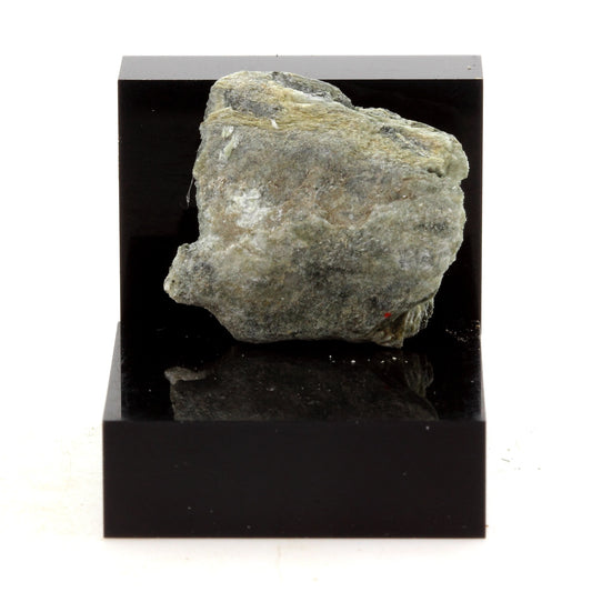 Chromite Schist. 25.81 carats. Estrie, Québec, Canada