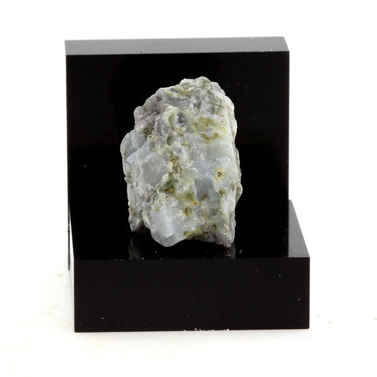 Calcite. 24.43 carats. Grenville, Québec, Canada