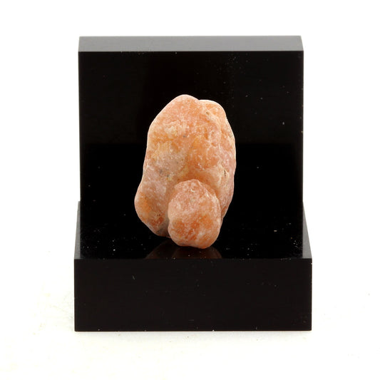 Calcite. 17.10 carats. Ottawa, Ontario, Canada