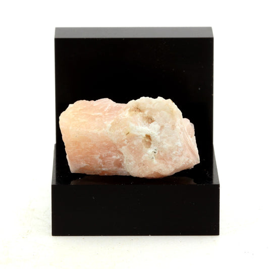 Calcite. 27.95 carats. Grenville, Québec, Canada