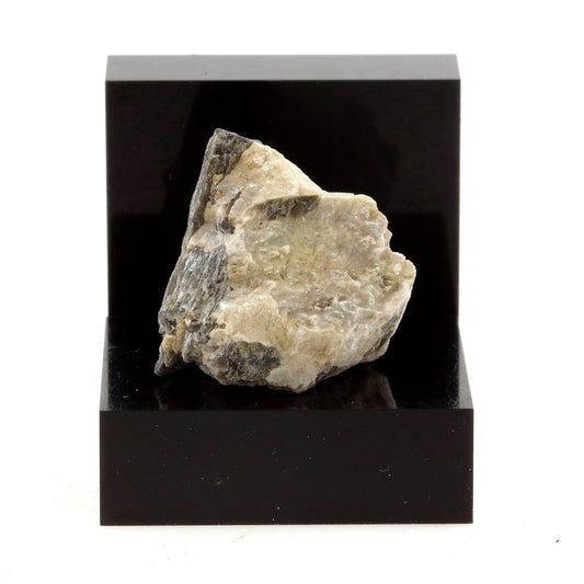 Fluoro-richterite, 37.65 carats, Wilberforce, Ontario, Canada