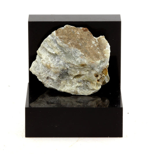 Chromitite. 26.77 carats. Estrie, Québec, Canada