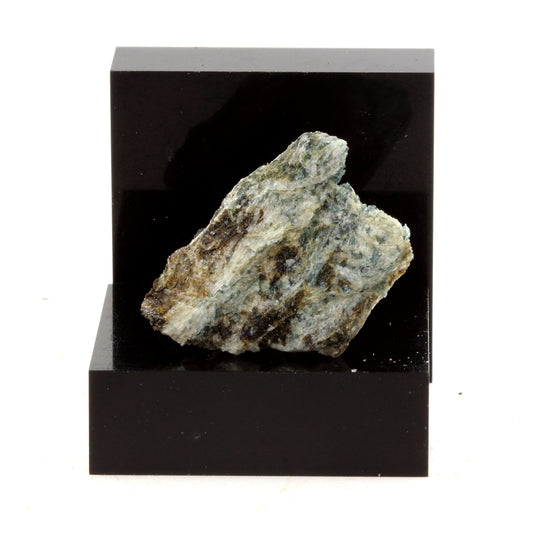 Brochantite. 17.67 carats. Montauban, Québec, Canada