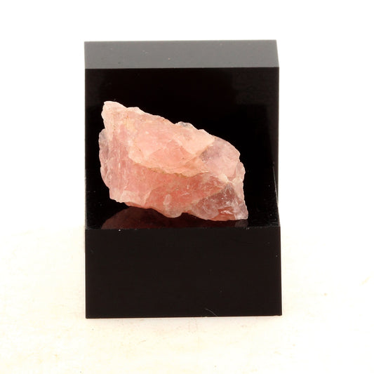 Fluorite rose. 10.18 carats. Massif du Mont-Blanc, France