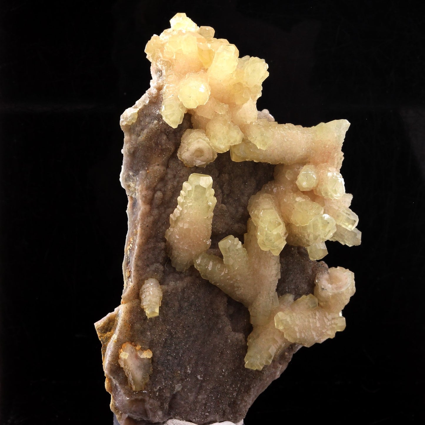Calcite. 305.0 carats. Luzy, Nièvre, France