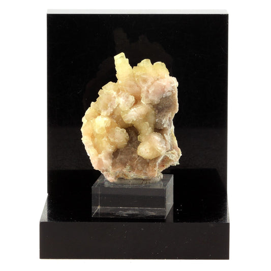 Calcite. 106.5 carats. Luzy, Nièvre, France