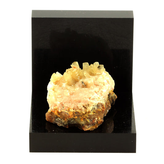 Calcite. 135.0 carats. Luzy, Nièvre, France