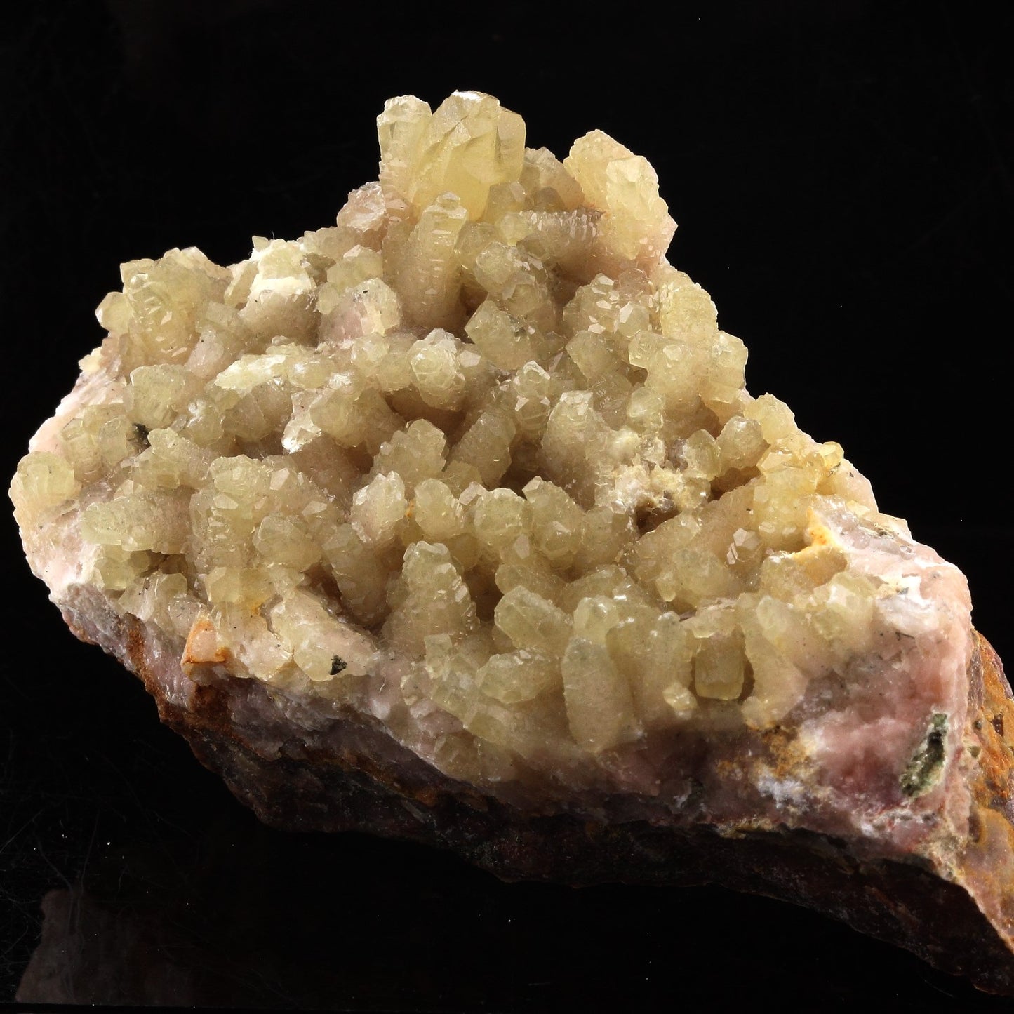 Calcite. 496.0 carats. Luzy, Nièvre, France