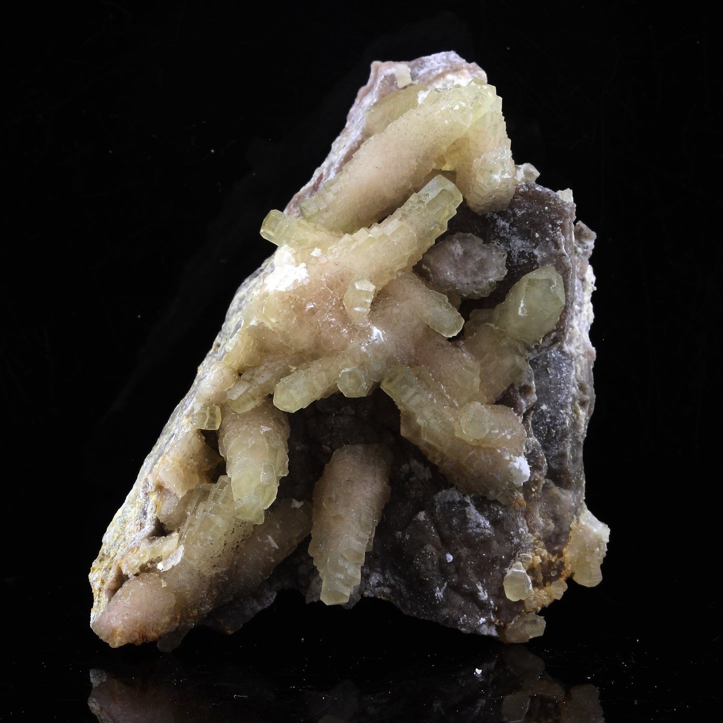 Calcite. 289.0 carats. Luzy, Nièvre, France