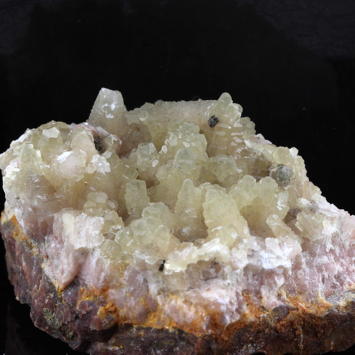 Calcite. 363.5 carats. Luzy, Nièvre, France