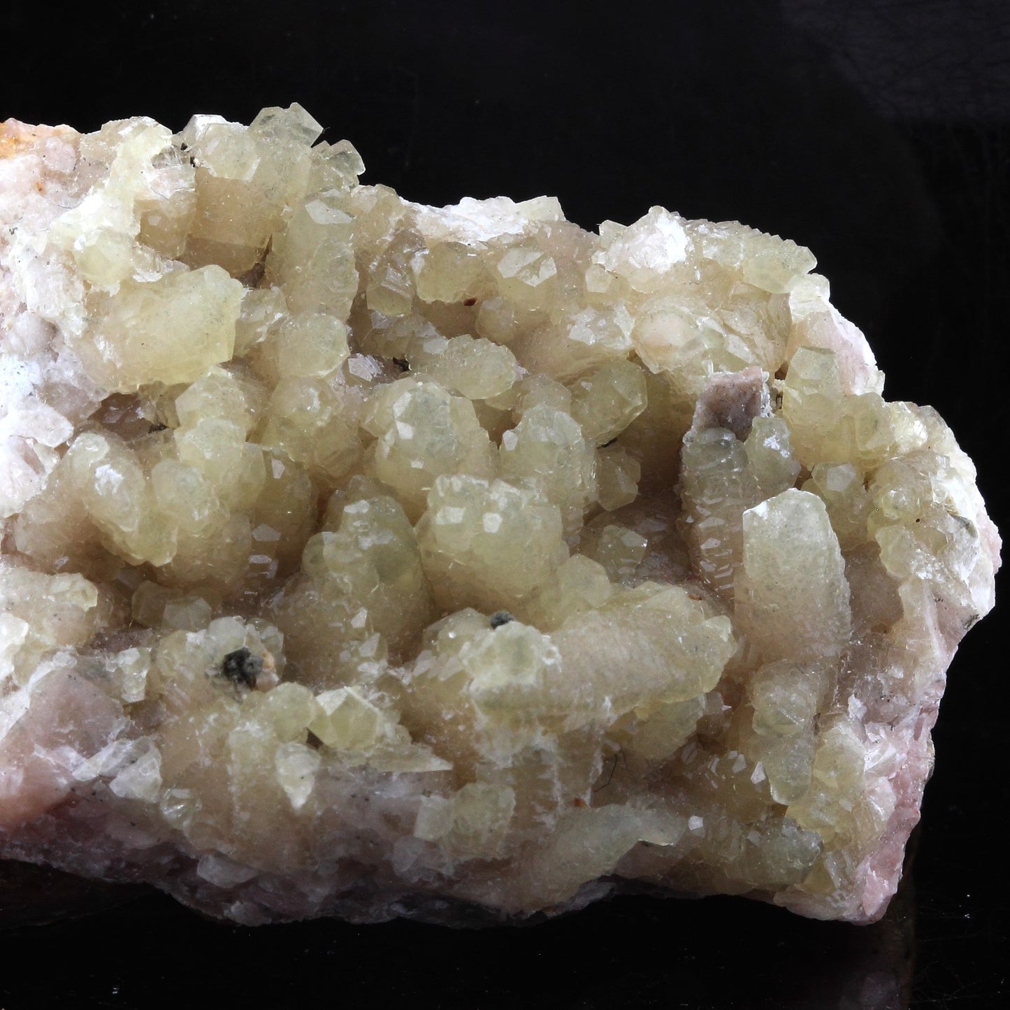Calcite. 363.5 carats. Luzy, Nièvre, France