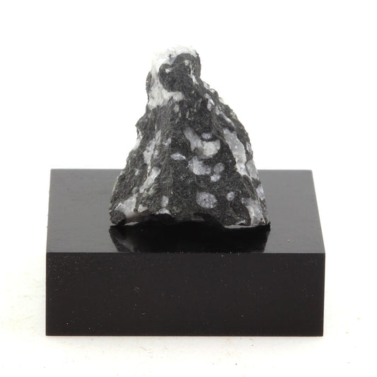 Alaskite mineral. 20.7 carats. En provenance de New Liskeard, Ontario, Canada.