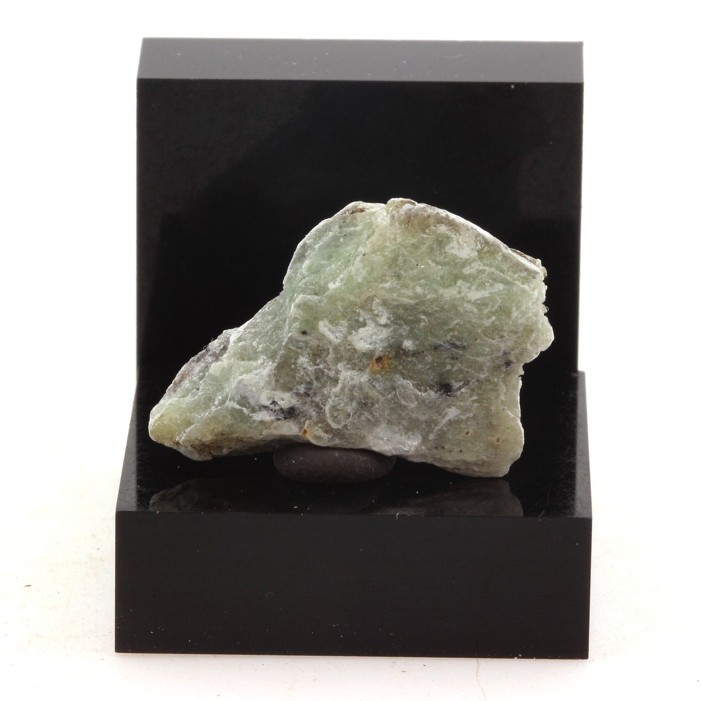 Denisovite, 17.6 carats, Kola, Russie