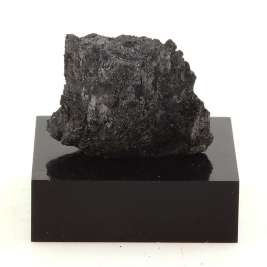 Titanomagnetite. 30.9 carats. Russie