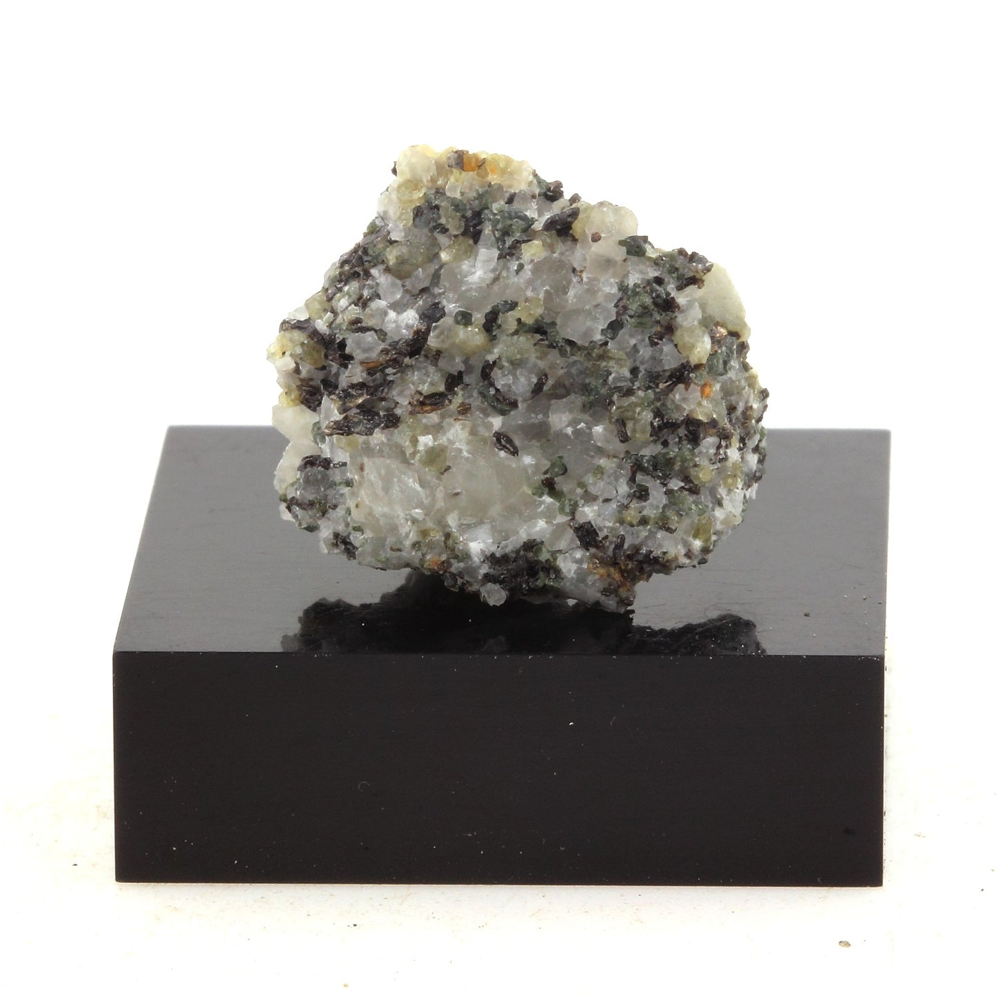 Smectite. 20.1 carats. Lanark, Ontario, Canada