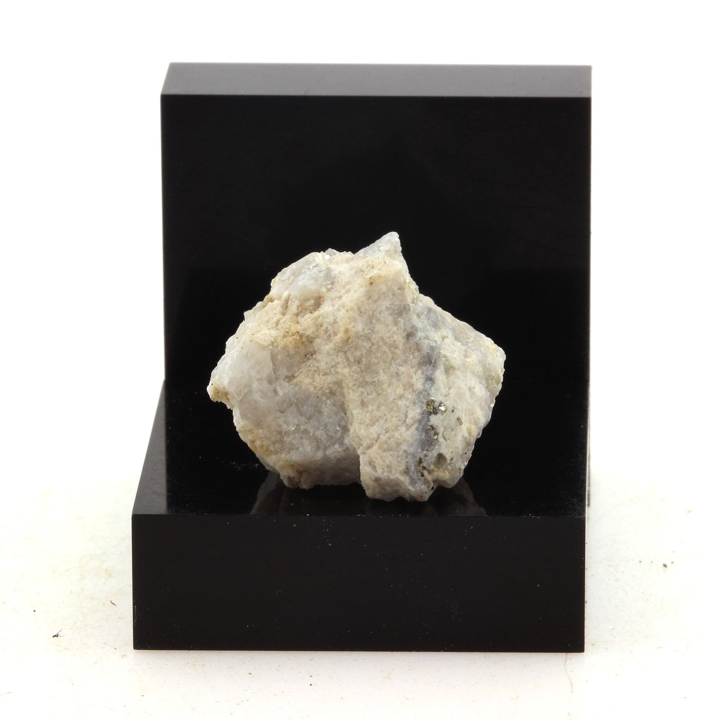 Sjögrenite. 25.7 carats. Estrie, Québec, Canada