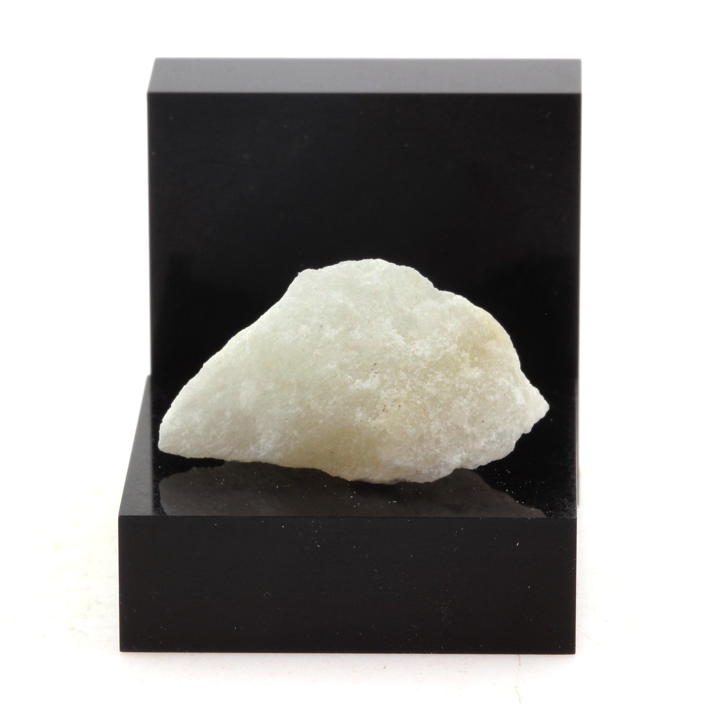 Aventurine. 18.4 carats. Gouverneur, New York, USA