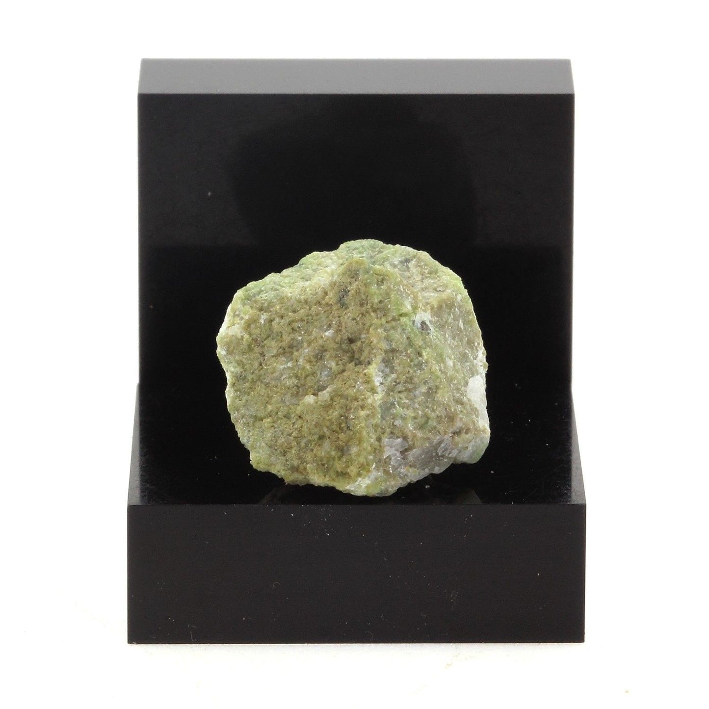 Zaratite 27.5 carats en provenance de Estrie, Québec, Canada