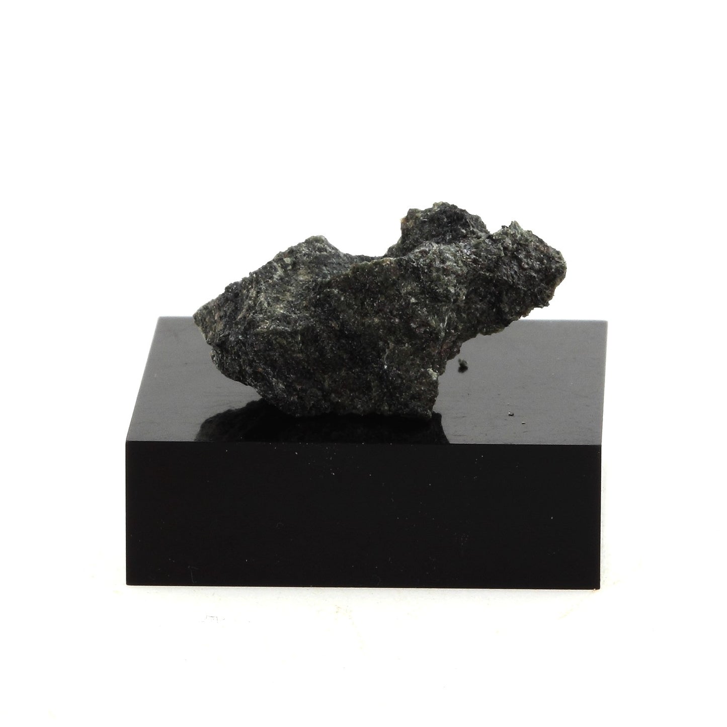 Clinochlore. 15.2 carats. Bristol Mine, Québec, Canada