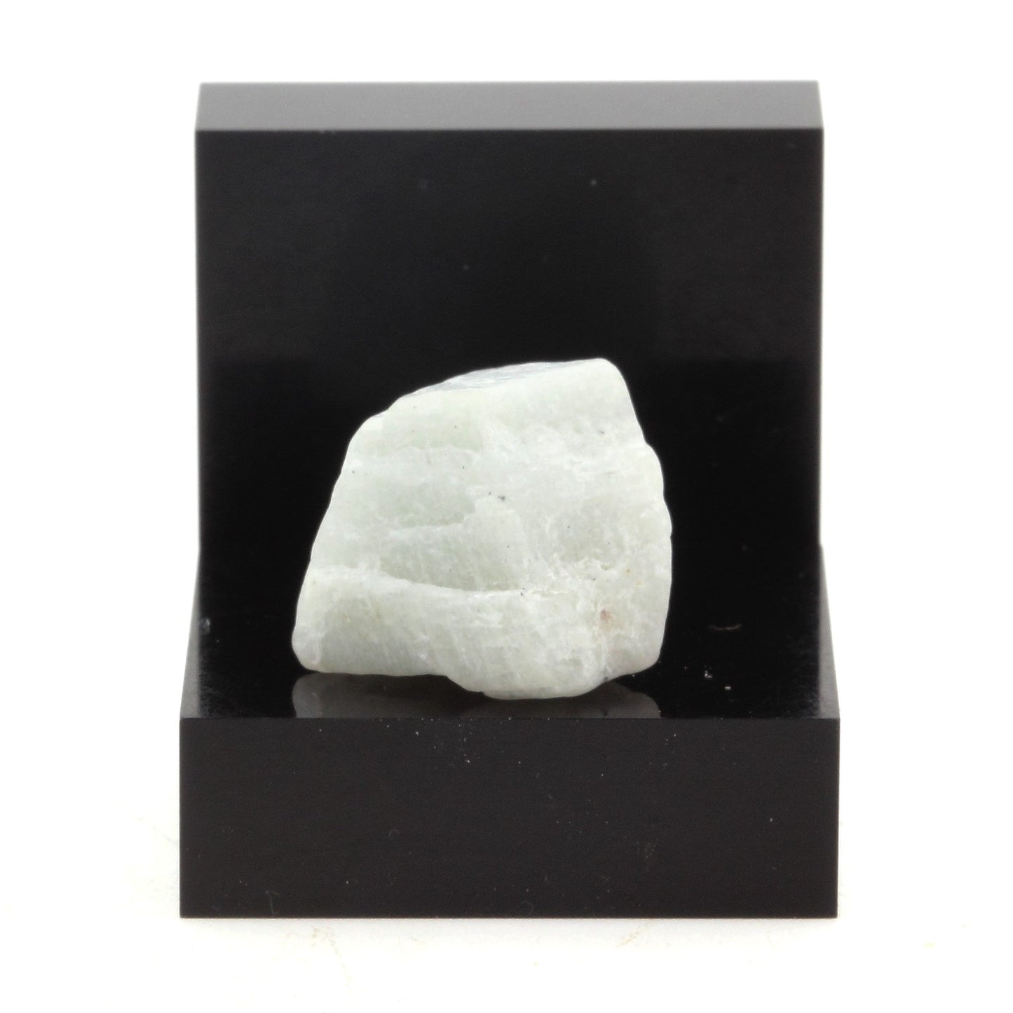 Plagioclase, 17.1 carats, Gatineau, Québec, Canada