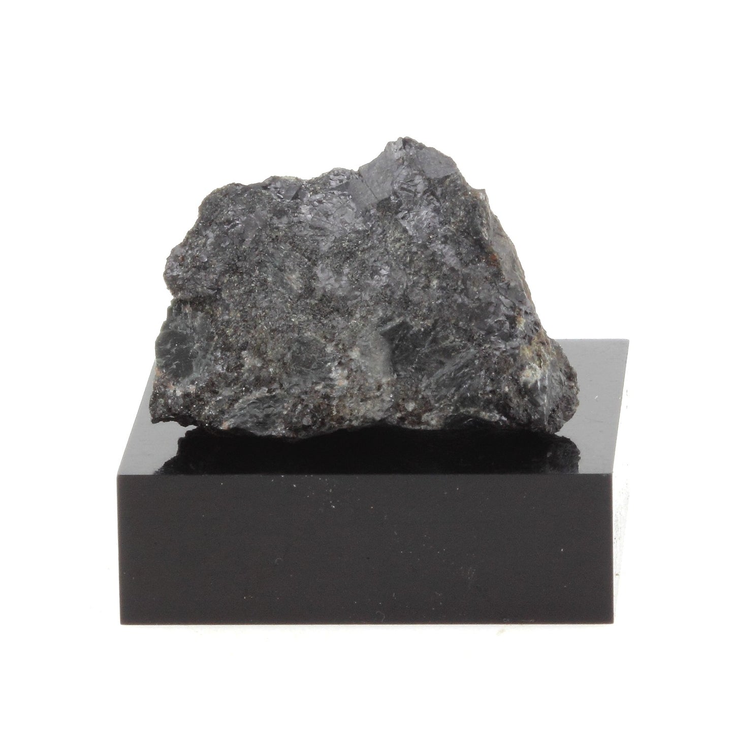 Amphibole schist. 42.7 carats. Wakefield, Québec, Canada