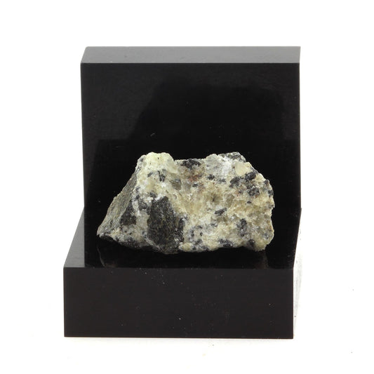 Pyrochlore, 26.6 carats, Oka, Québec, Canada