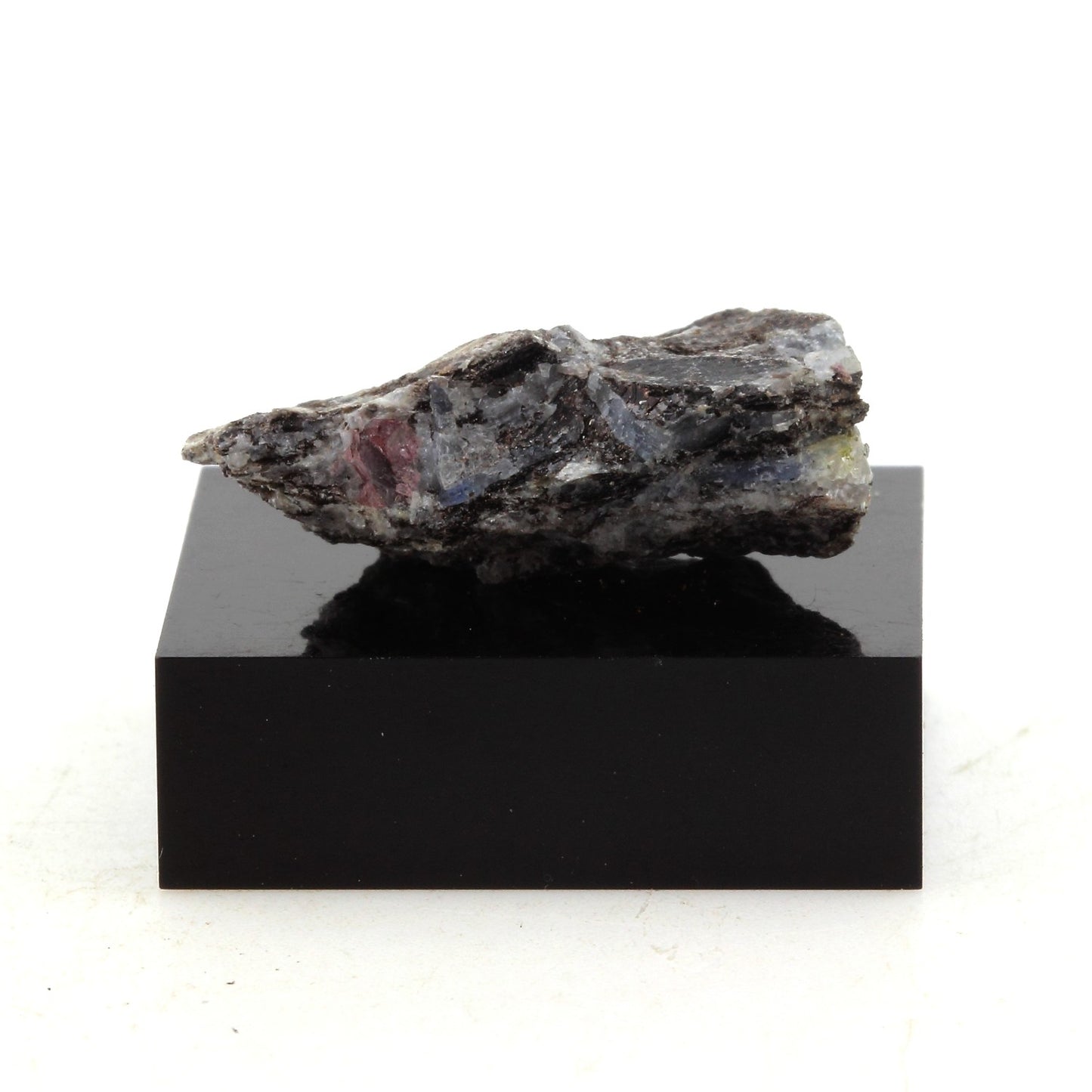 Kyanite Schist. 31.0 carats. North Bay, Ontario, Canada