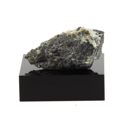 Hornfels. 27.4 carat. Grenville, Québec, Canada