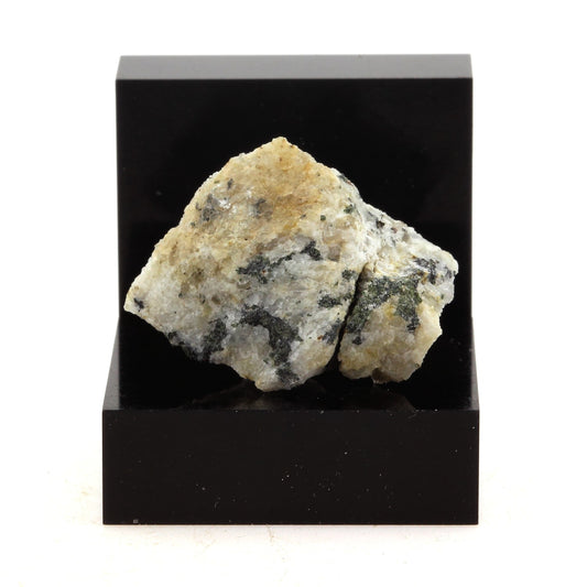 Skarn. 27.9 carats. Ottawa, Ontario, Canada